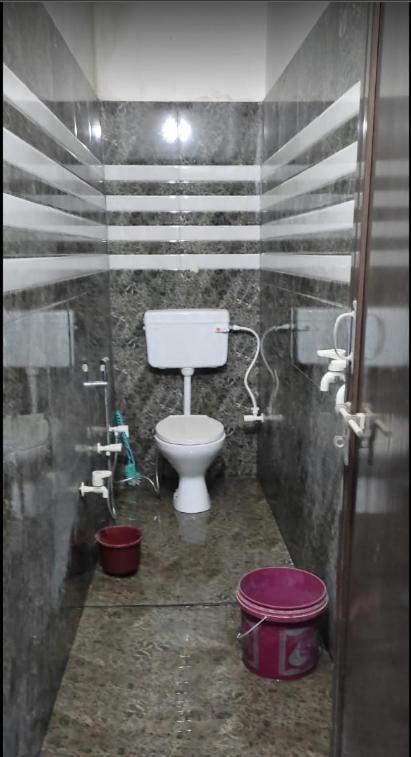 Om Sai Guest House Varanasi Bagian luar foto