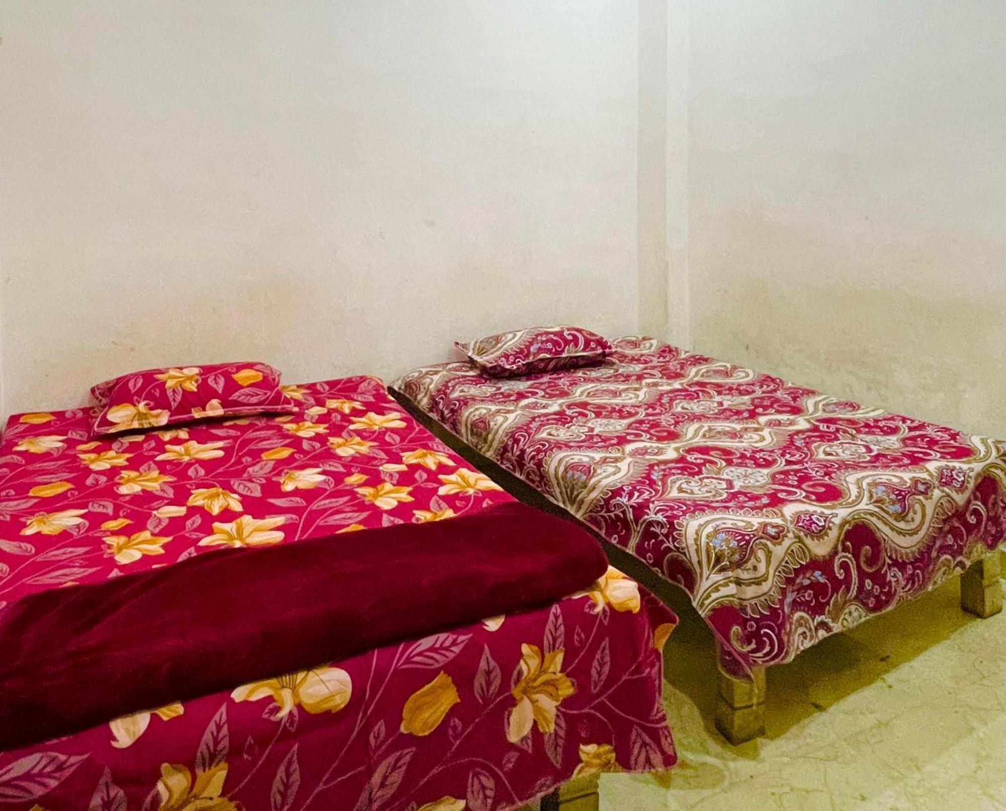 Om Sai Guest House Varanasi Bagian luar foto